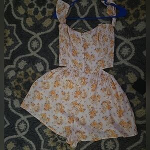 LULUS FLORAL  DRESS SHORT  SIZE M COLOR ORAGE PINK